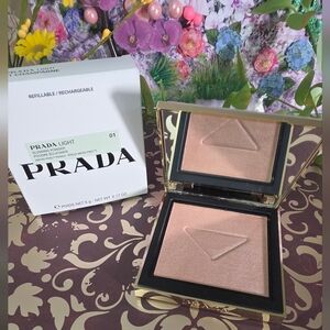 Prada *Light 01 - Glowing Powder Highlighter in Champagne-Peach NIB